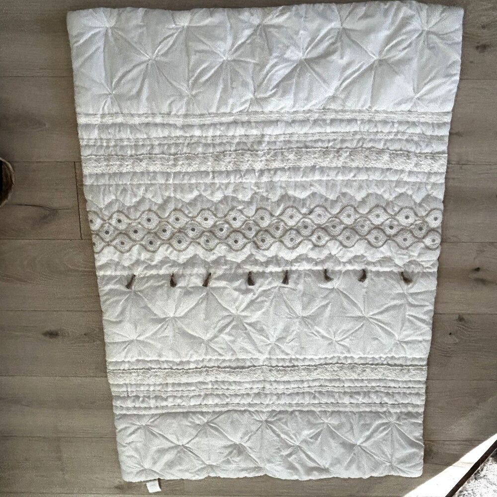 Pottery Barn Kids Baby Toddler Quilt White Embroidered Metallic Flowers Tassels